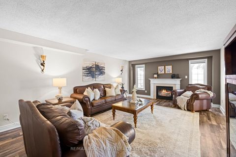 Photo 11 at 9 Clayton Crescent, Bowmanville, Clarington