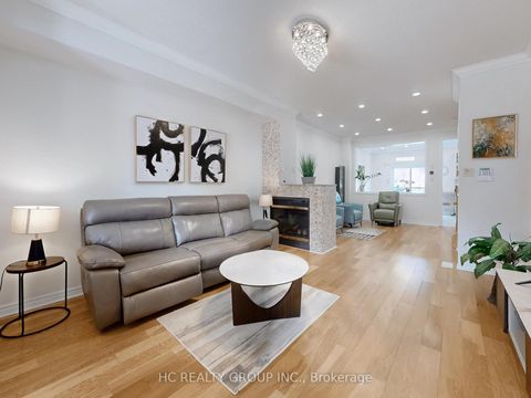 Photo 4 at 157 DOVETAIL Drive, Oak Ridges Lake Wilcox, Richmond Hill