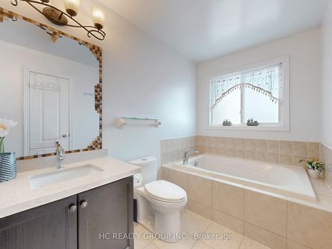 Photo 14 at 157 DOVETAIL Drive, Oak Ridges Lake Wilcox, Richmond Hill