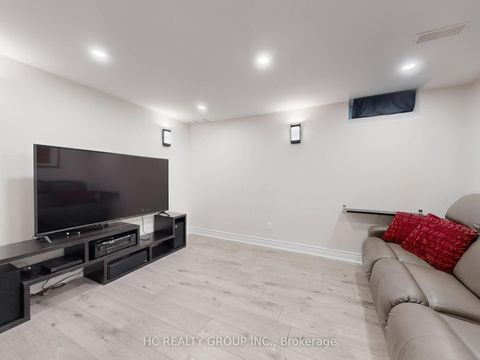 Photo 22 at 157 DOVETAIL Drive, Oak Ridges Lake Wilcox, Richmond Hill