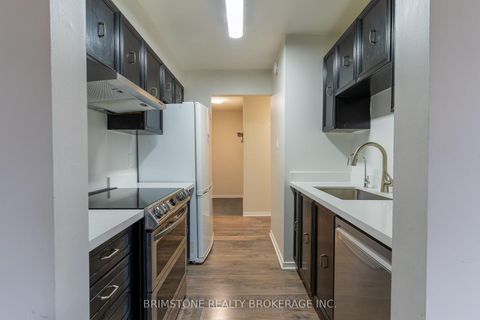 Photo 5 at 312 - 1 Quail Crescent, Ardagh, Barrie