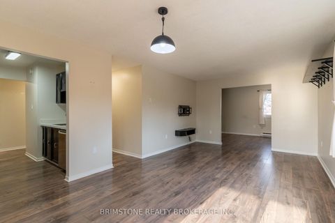 Photo 9 at 312 - 1 Quail Crescent, Ardagh, Barrie