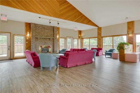 Photo 30 at 312 - 1 Quail Crescent, Ardagh, Barrie