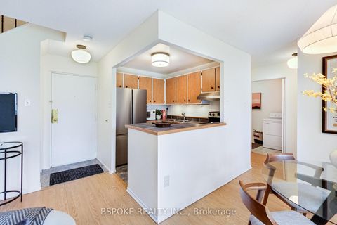 Photo 5 at 103 - 2001 Bonnymede Drive, Clarkson, Mississauga