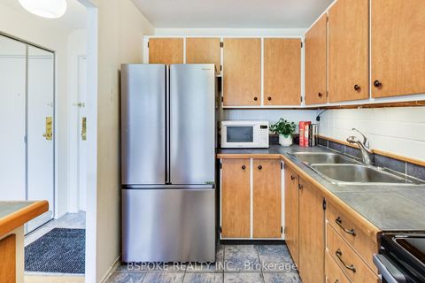 Photo 7 at 103 - 2001 Bonnymede Drive, Clarkson, Mississauga