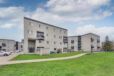 Photo 22 at 103 - 2001 Bonnymede Drive, Clarkson, Mississauga