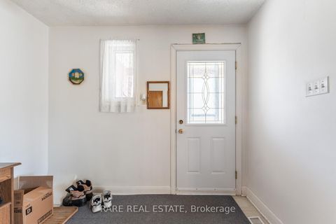 Photo 4 at 29 Laxford Avenue, Maryvale, Toronto