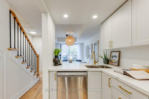 Photo 11 at 142 - 30 Merchant Lane, Dufferin Grove, Toronto