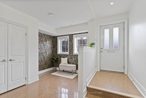 Photo 3 at 819B Oxford Street, Mimico, Toronto