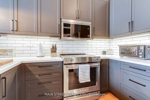 Photo 11 at 310 - 543 Timothy Street W, Central Newmarket, Newmarket