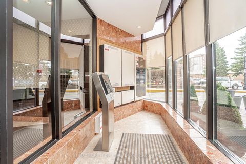 Photo 3 at 209 - 33 Weldrick Road E, Observatory, Richmond Hill