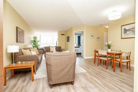 Photo 9 at 209 - 33 Weldrick Road E, Observatory, Richmond Hill