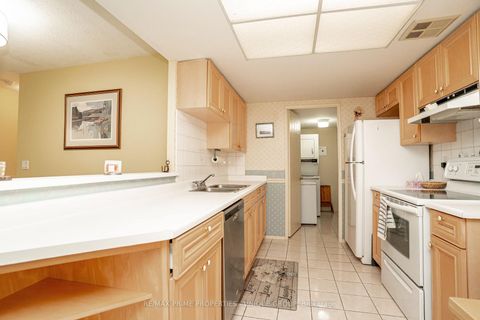 Photo 16 at 209 - 33 Weldrick Road E, Observatory, Richmond Hill