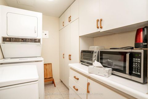 Photo 19 at 209 - 33 Weldrick Road E, Observatory, Richmond Hill