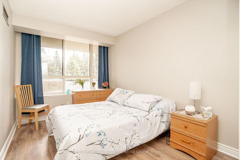 Photo 21 at 209 - 33 Weldrick Road E, Observatory, Richmond Hill