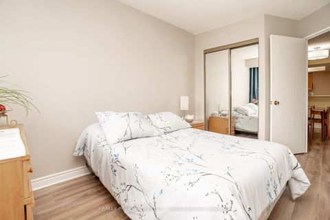 Photo 22 at 209 - 33 Weldrick Road E, Observatory, Richmond Hill