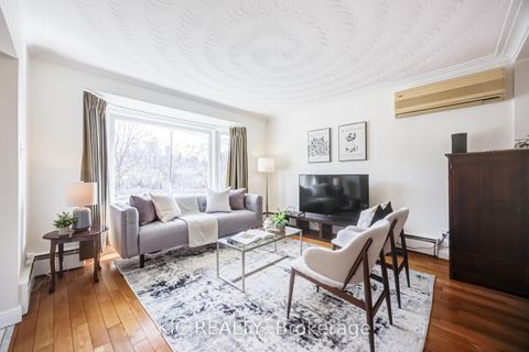 Photo 5 at 58 Coe Hill Drive, Swansea, Toronto