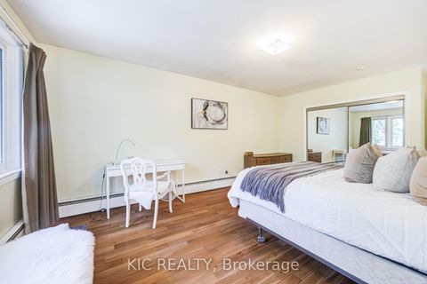 Photo 15 at 58 Coe Hill Drive, Swansea, Toronto