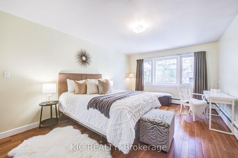 Photo 16 at 58 Coe Hill Drive, Swansea, Toronto
