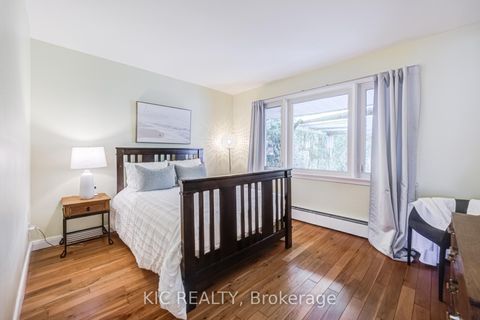 Photo 17 at 58 Coe Hill Drive, Swansea, Toronto