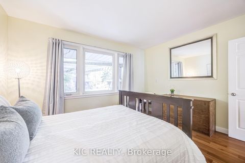 Photo 18 at 58 Coe Hill Drive, Swansea, Toronto