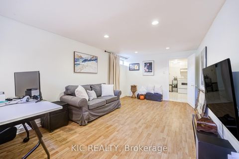 Photo 28 at 58 Coe Hill Drive, Swansea, Toronto