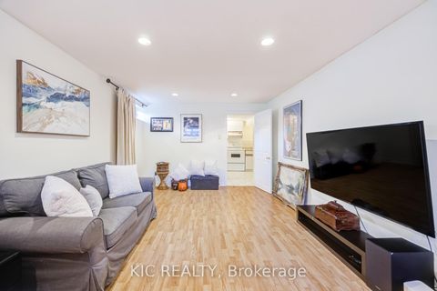 Photo 30 at 58 Coe Hill Drive, Swansea, Toronto