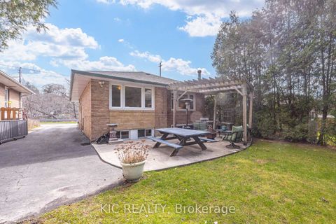 Photo 41 at 58 Coe Hill Drive, Swansea, Toronto