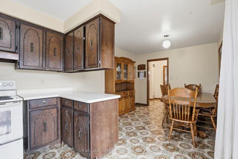 Photo 10 at 6 Urban Court, Old Rexdale, Toronto