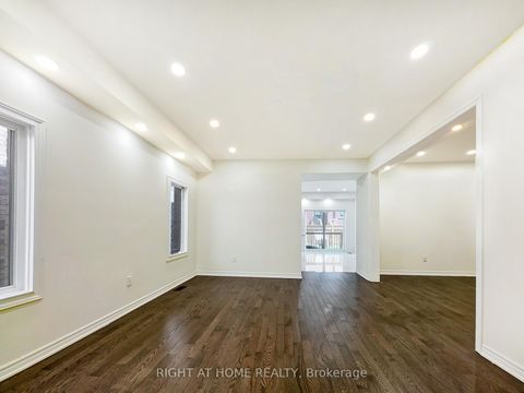 Photo 2 at 219 Fleetwood Drive, Eastdale, Oshawa