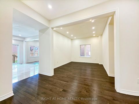 Photo 4 at 219 Fleetwood Drive, Eastdale, Oshawa