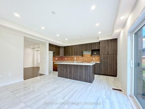 Photo 6 at 219 Fleetwood Drive, Eastdale, Oshawa