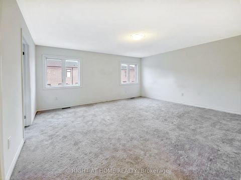 Photo 12 at 219 Fleetwood Drive, Eastdale, Oshawa