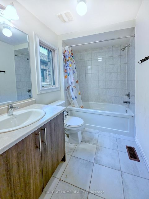 Photo 19 at 219 Fleetwood Drive, Eastdale, Oshawa