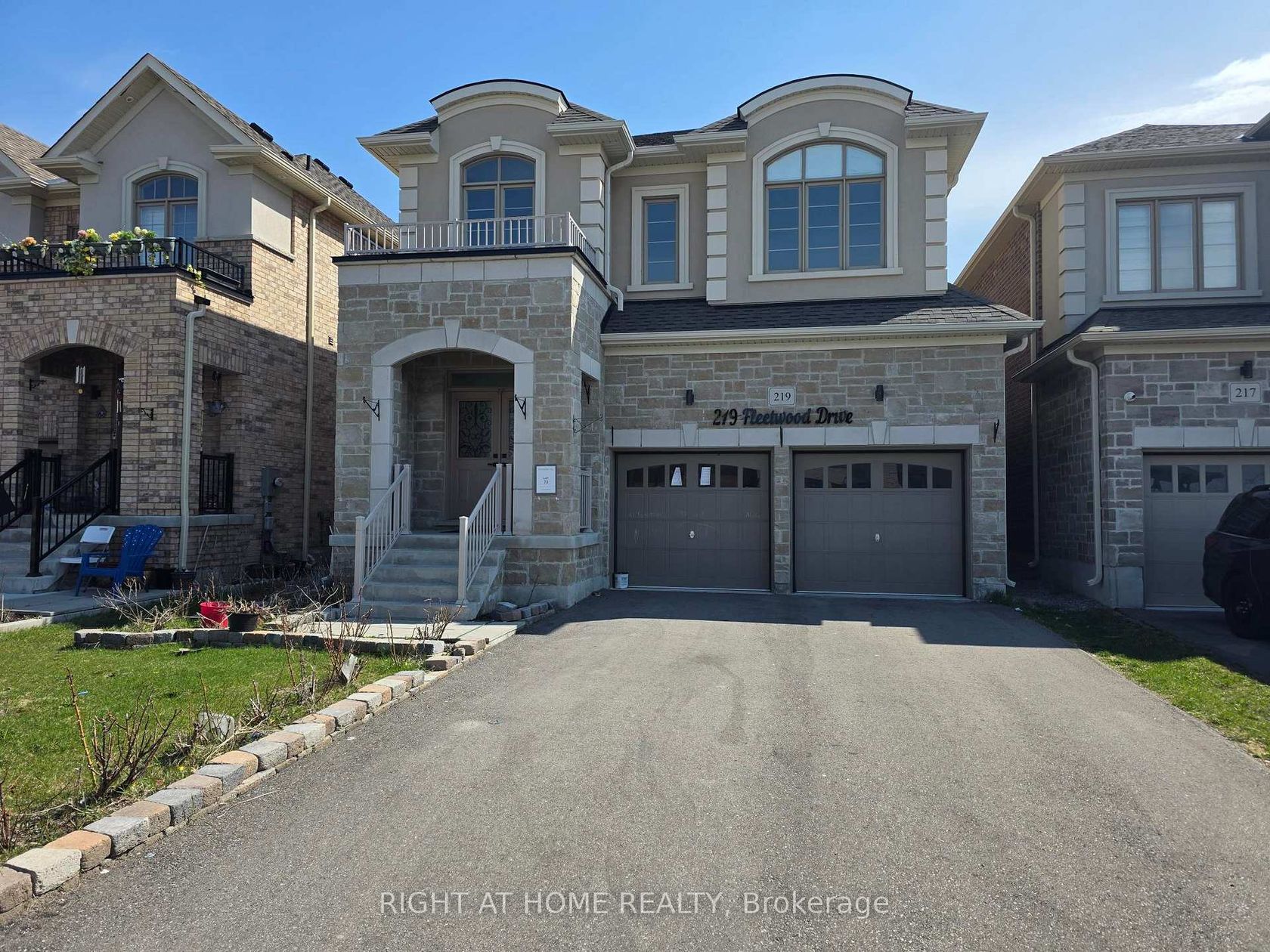 219 Fleetwood Drive, Eastdale, Oshawa 