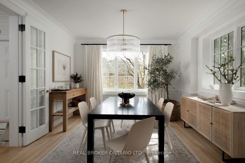 Photo 3 at 50 Poplar Plains Crescent, Casa Loma, Toronto