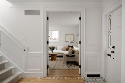 Photo 5 at 50 Poplar Plains Crescent, Casa Loma, Toronto