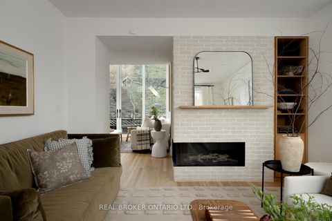 Photo 9 at 50 Poplar Plains Crescent, Casa Loma, Toronto