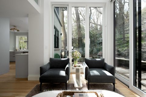 Photo 15 at 50 Poplar Plains Crescent, Casa Loma, Toronto