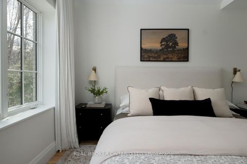 Photo 19 at 50 Poplar Plains Crescent, Casa Loma, Toronto