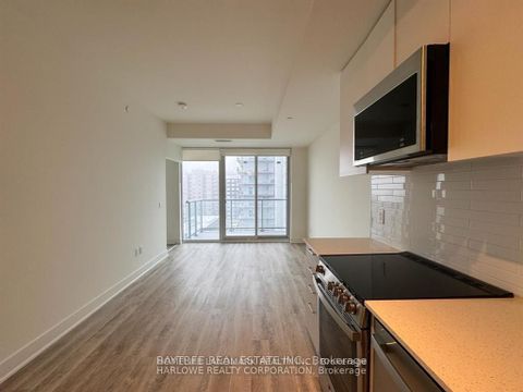 Photo 4 at 901 - 185 Deerfield Road, Central Newmarket, Newmarket