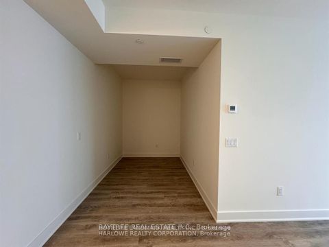 Photo 7 at 901 - 185 Deerfield Road, Central Newmarket, Newmarket