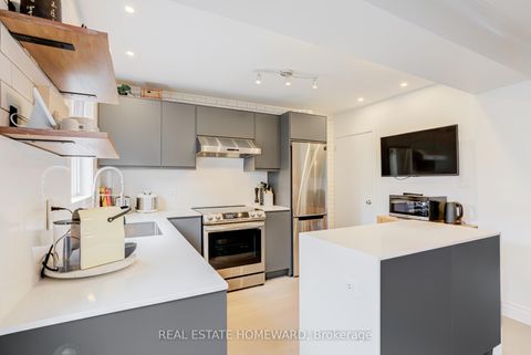 Photo 8 at 15 Rupert Street, Birchmount, Toronto