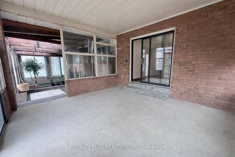 Photo 19 at 19 Ravine Court, East Woodbridge, Vaughan