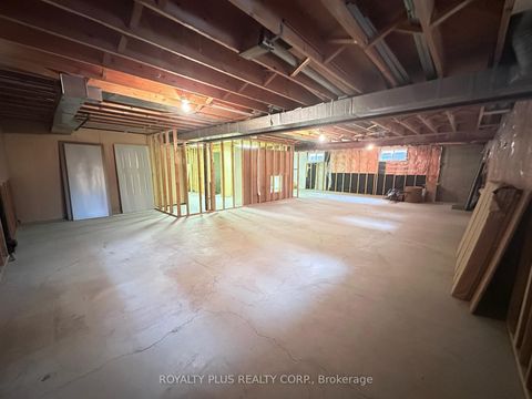 Photo 21 at 19 Ravine Court, East Woodbridge, Vaughan