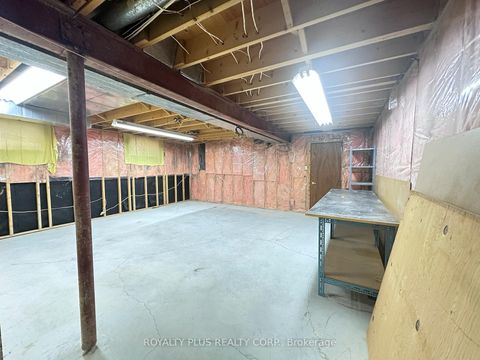 Photo 27 at 19 Ravine Court, East Woodbridge, Vaughan