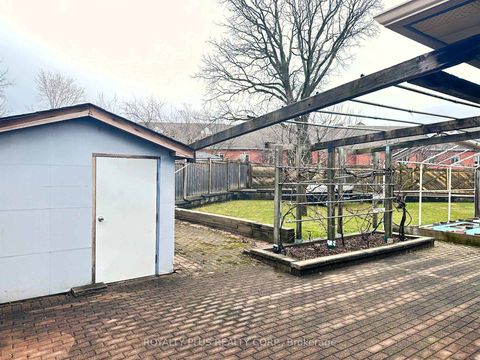 Photo 28 at 19 Ravine Court, East Woodbridge, Vaughan