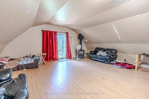 Photo 10 at 223 Phillips Street, Ardagh, Barrie