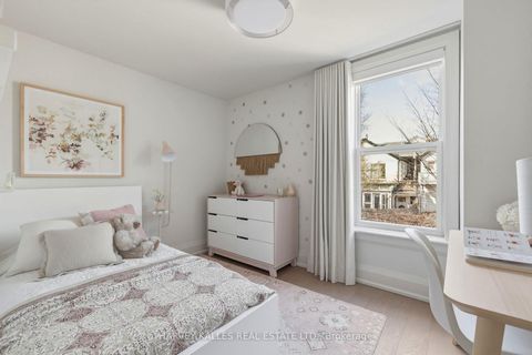 Photo 11 at 164 Albany Avenue, Annex, Toronto