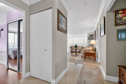 Photo 4 at 1011 - 33 Weldrick Road E, Observatory, Richmond Hill